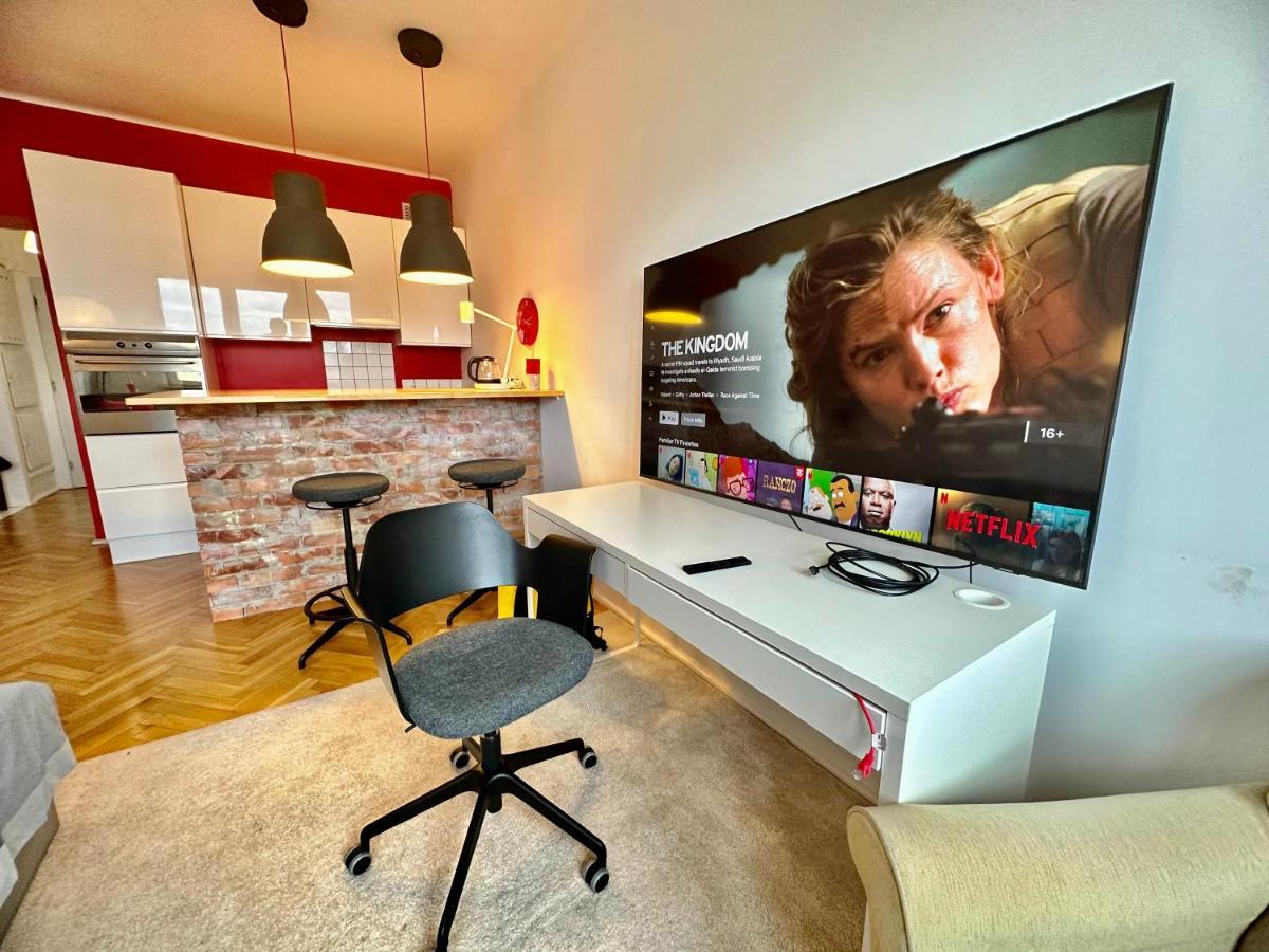דירות ורשה Super Beauty Metro Wifi 65'Tv Netflix Hbo Appletv+ מראה חיצוני תמונה