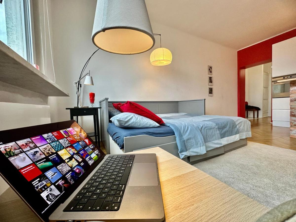 דירות ורשה Super Beauty Metro Wifi 65'Tv Netflix Hbo Appletv+ מראה חיצוני תמונה